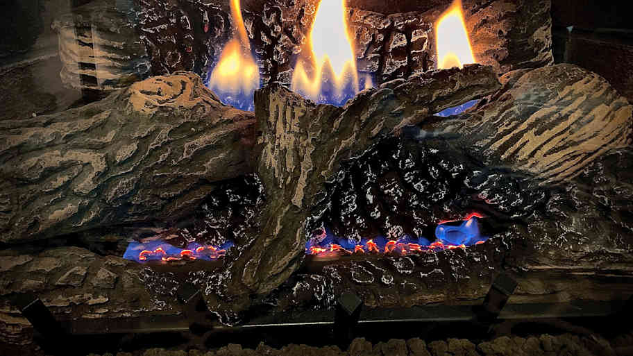ventless gas log with blue flame 