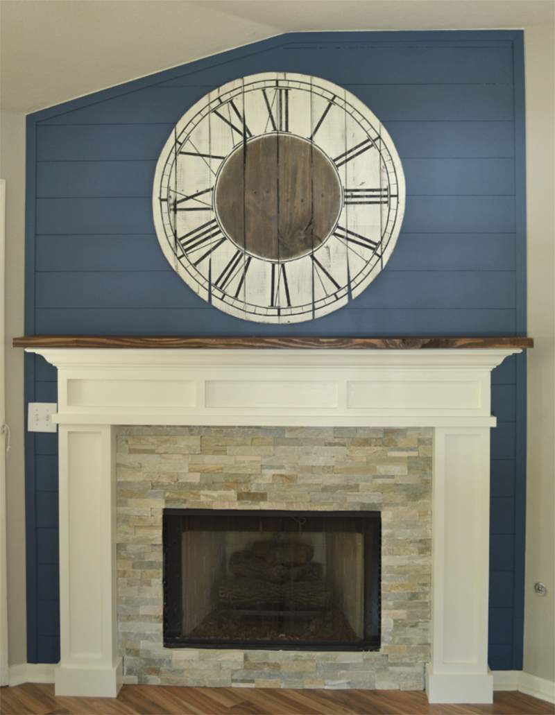 reclaimed pallet becomes upcycled clock
