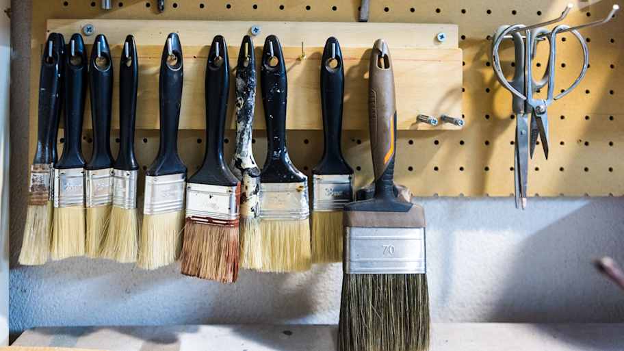 Set of painting and varnishing brushes