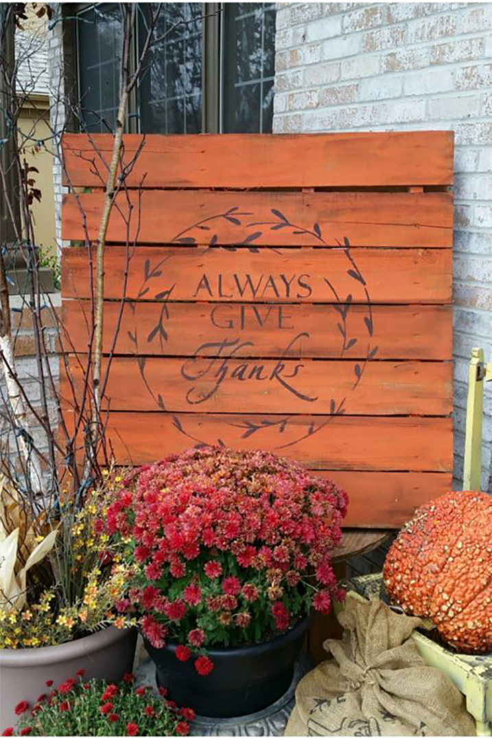 DIY thanksgiving sign from pallets