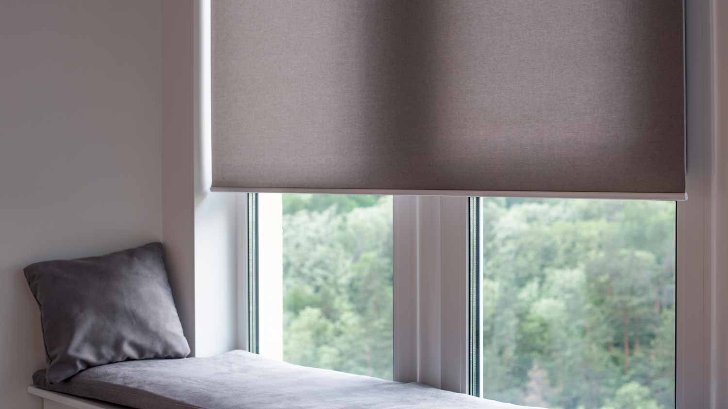 Automatic roller blinds
