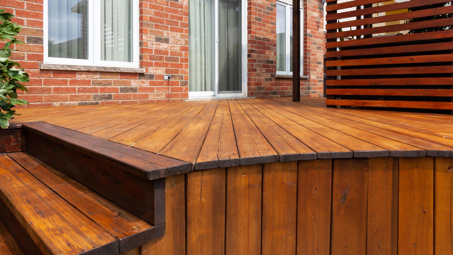 The Best Sustainable Deck Material Options