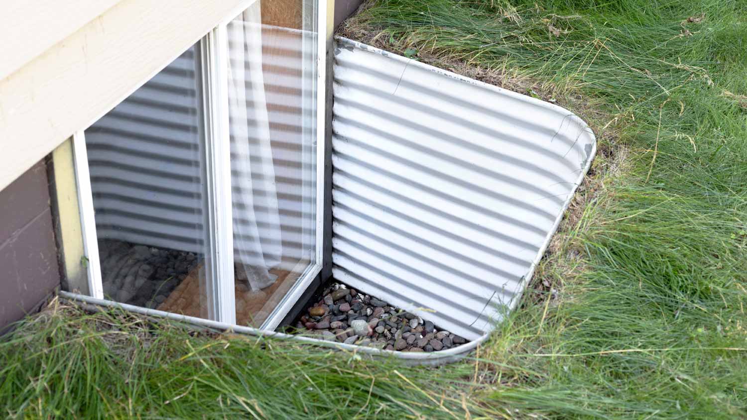 Basement egress window 
