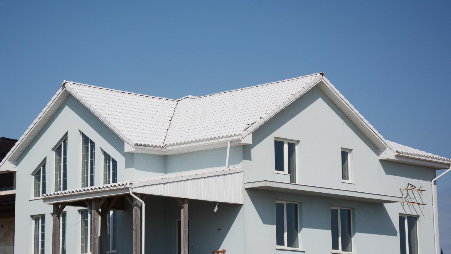 A house with white roof