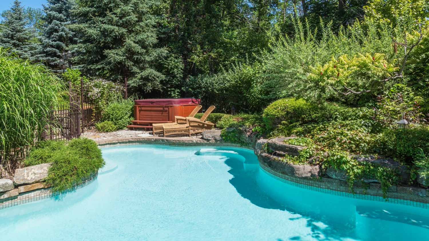 In-ground swimming pool