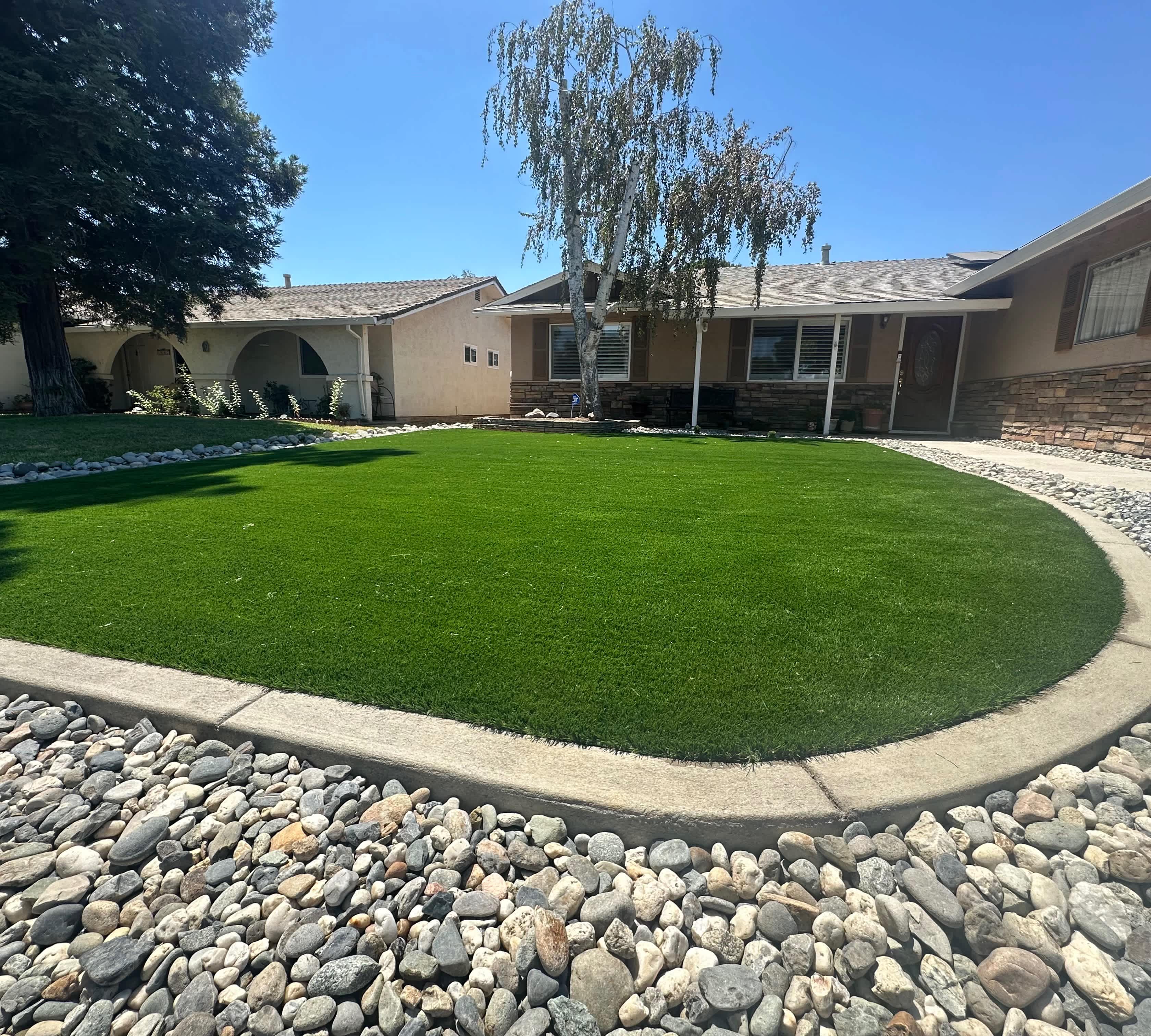 well-kept grass lawn