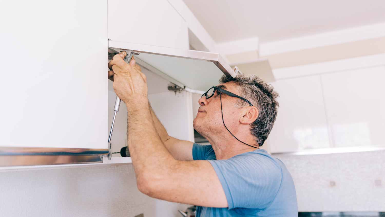 How to Remove Kitchen Cabinets Without Damaging Wall: Easy Steps