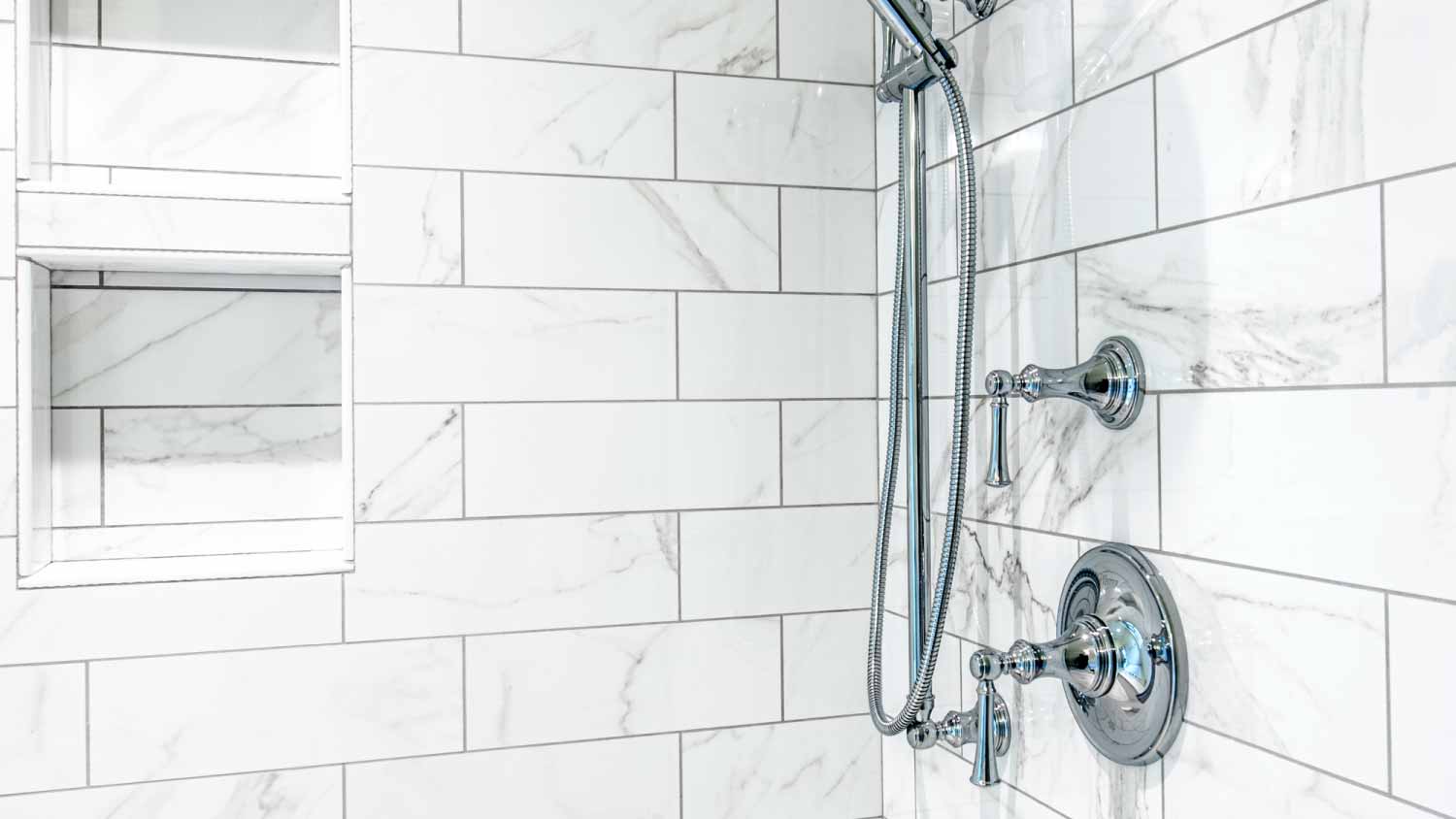 Modern bathroom shower and tub