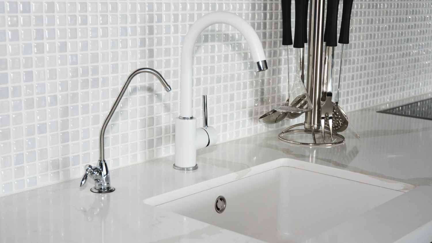 Modern kitchen white faucet and sink