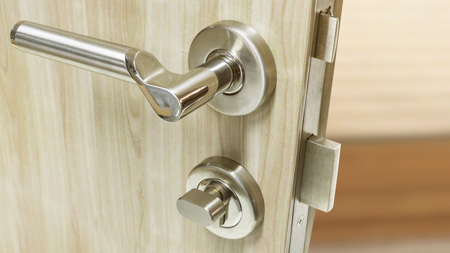 Mortise lock set of wood door with living room