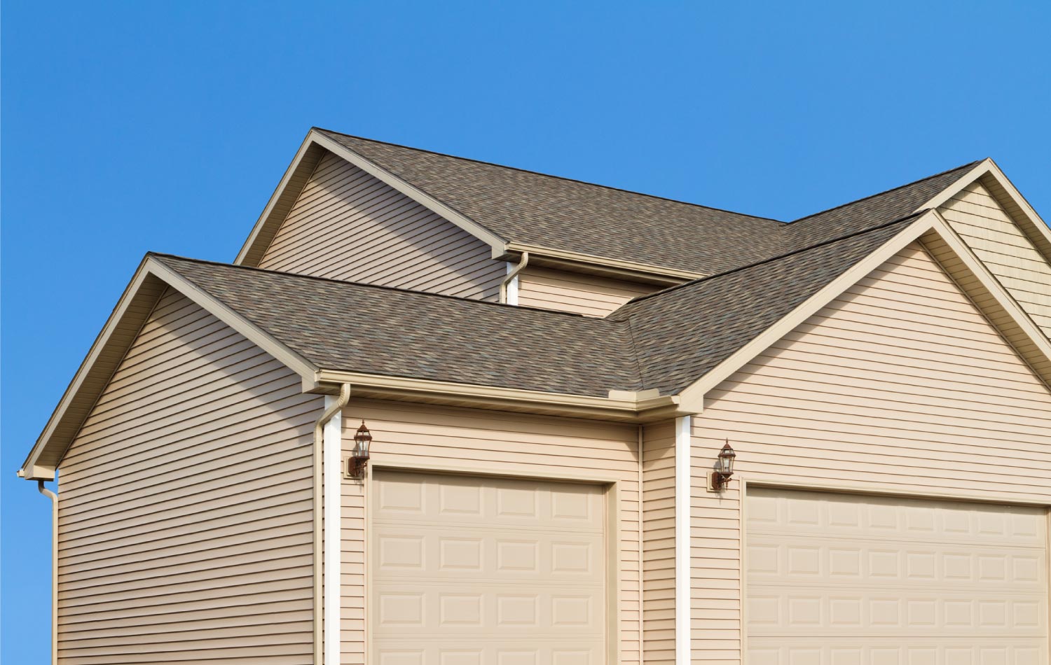 New home construction with vinyl siding