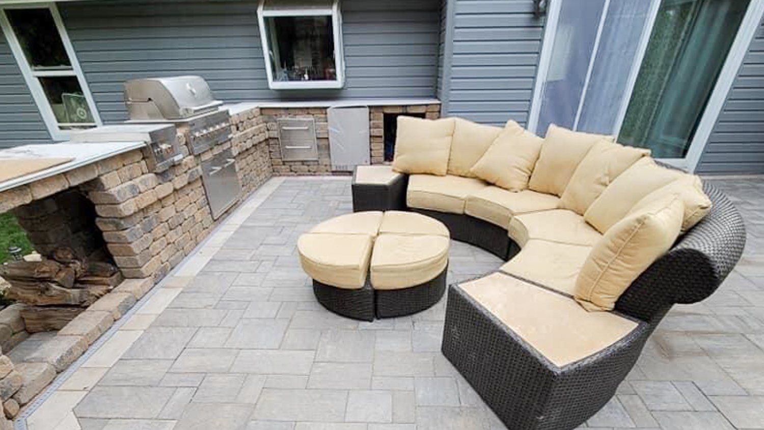 Outdoor kitchen and paver patio