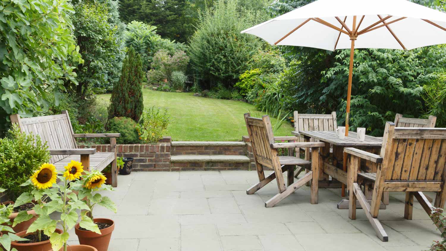 Paver patio with garden furniture