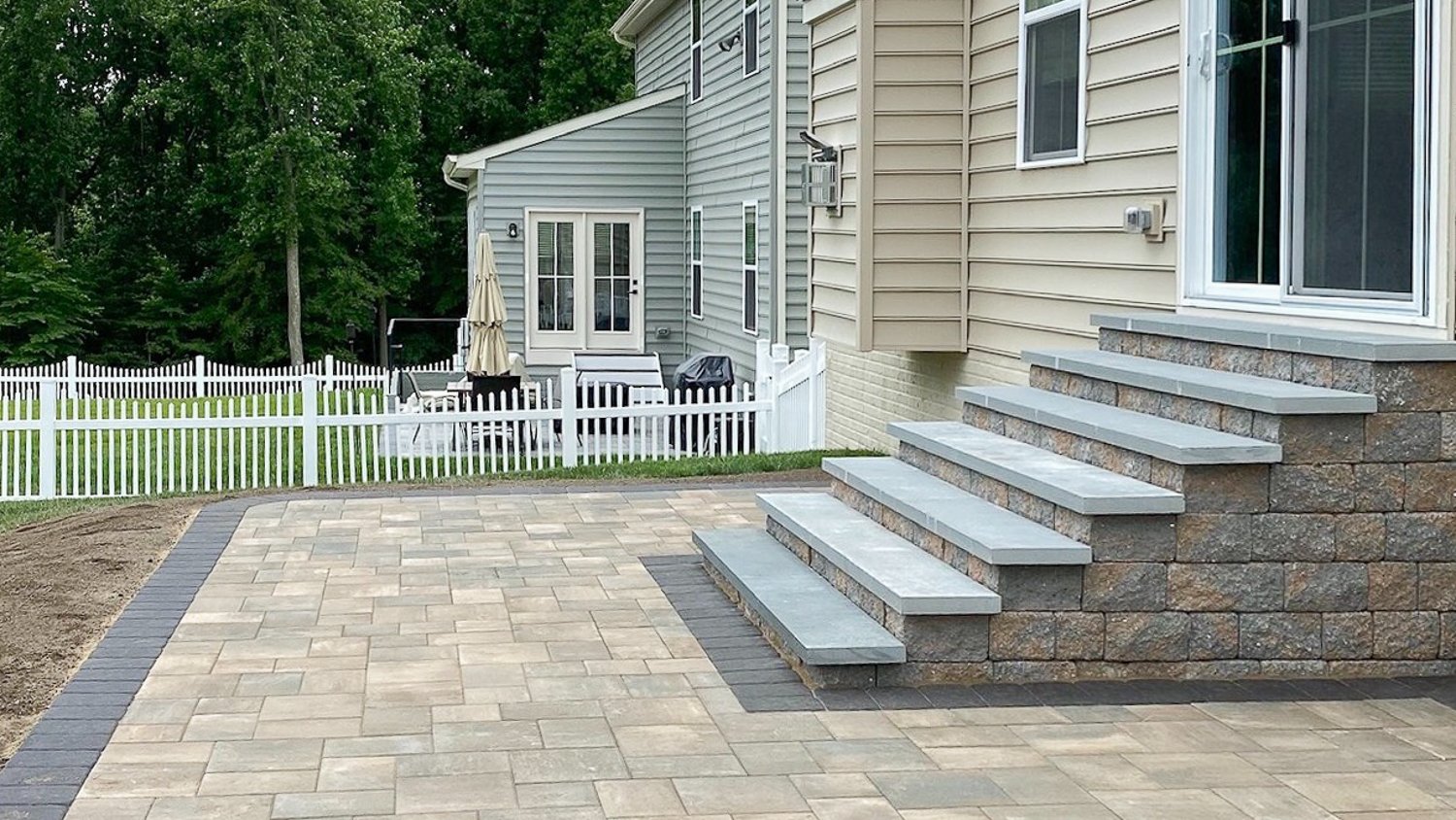 Paver patio and stairs