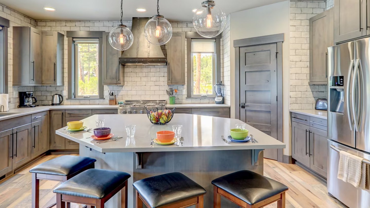 Silver modern kitchen