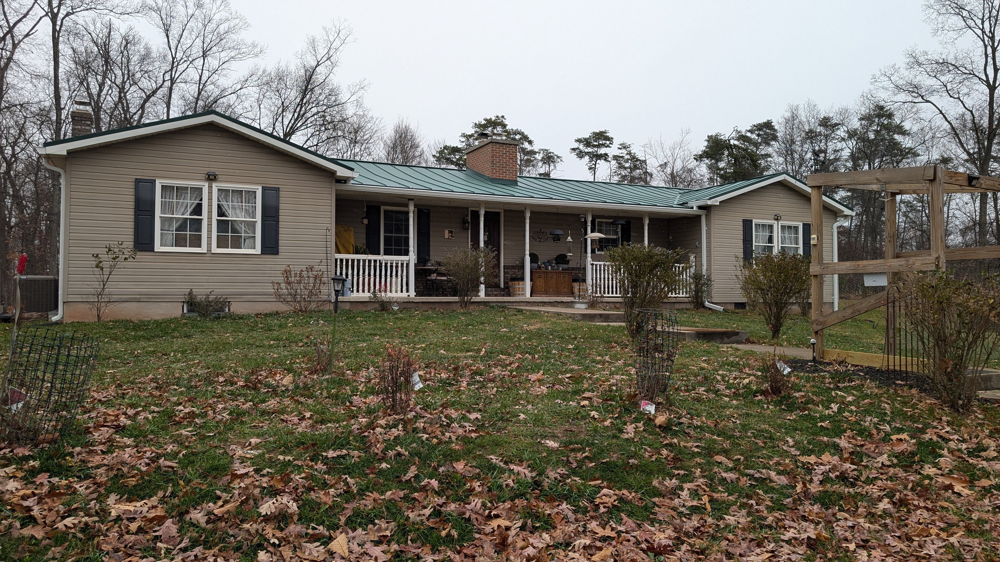 Green steel roof on house 