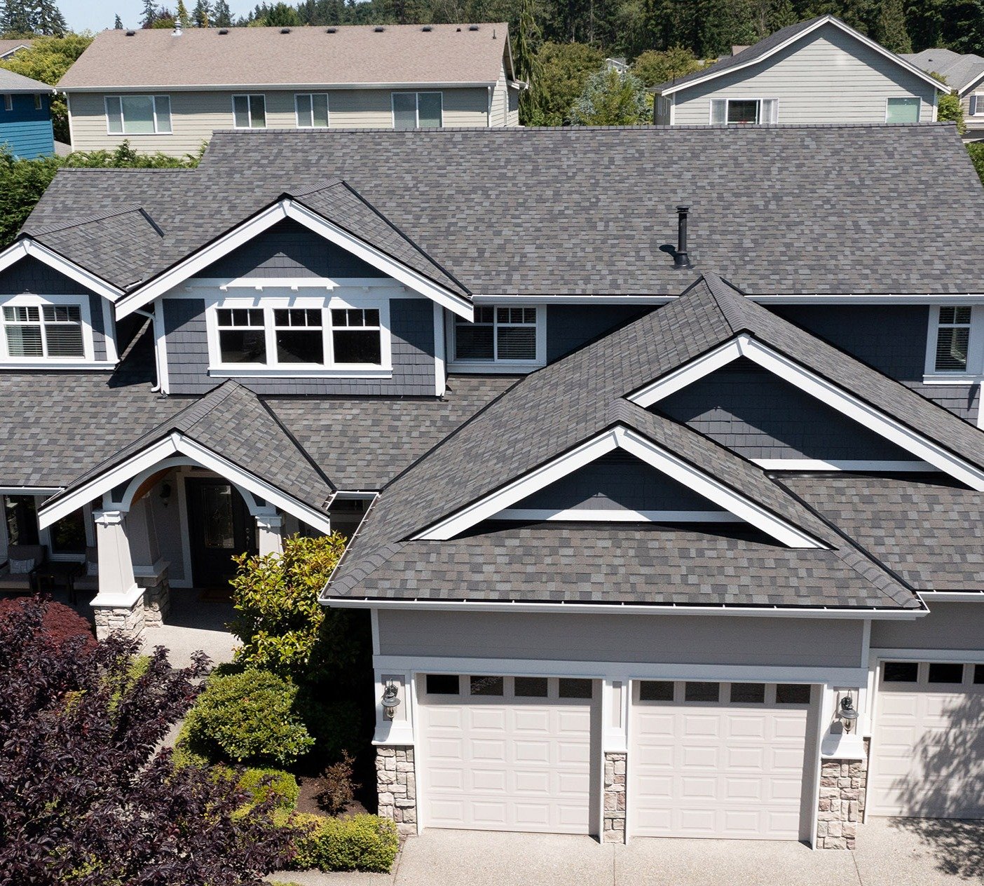 front view of home with asphalt roof 