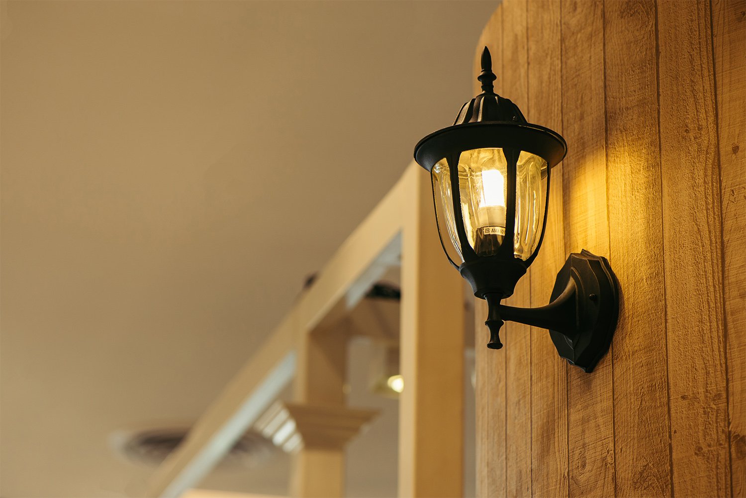 Outdoor vintage wall lamp