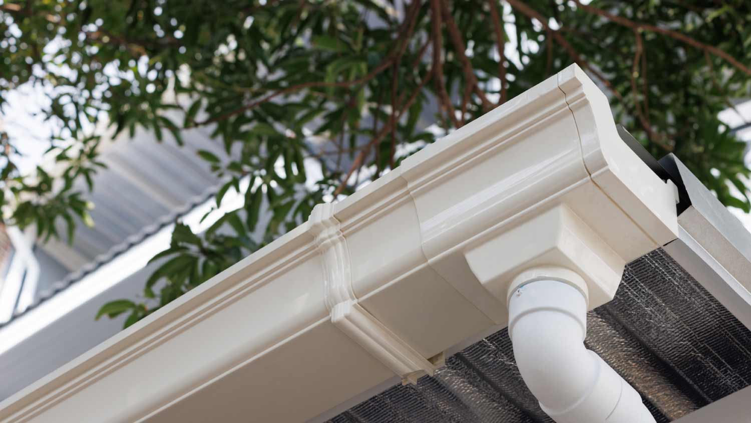 How Much Do Seamless Gutters Cost? 2025 Data Angi How Much Do Seamless Gutters Cost? 2025 Data Angi
