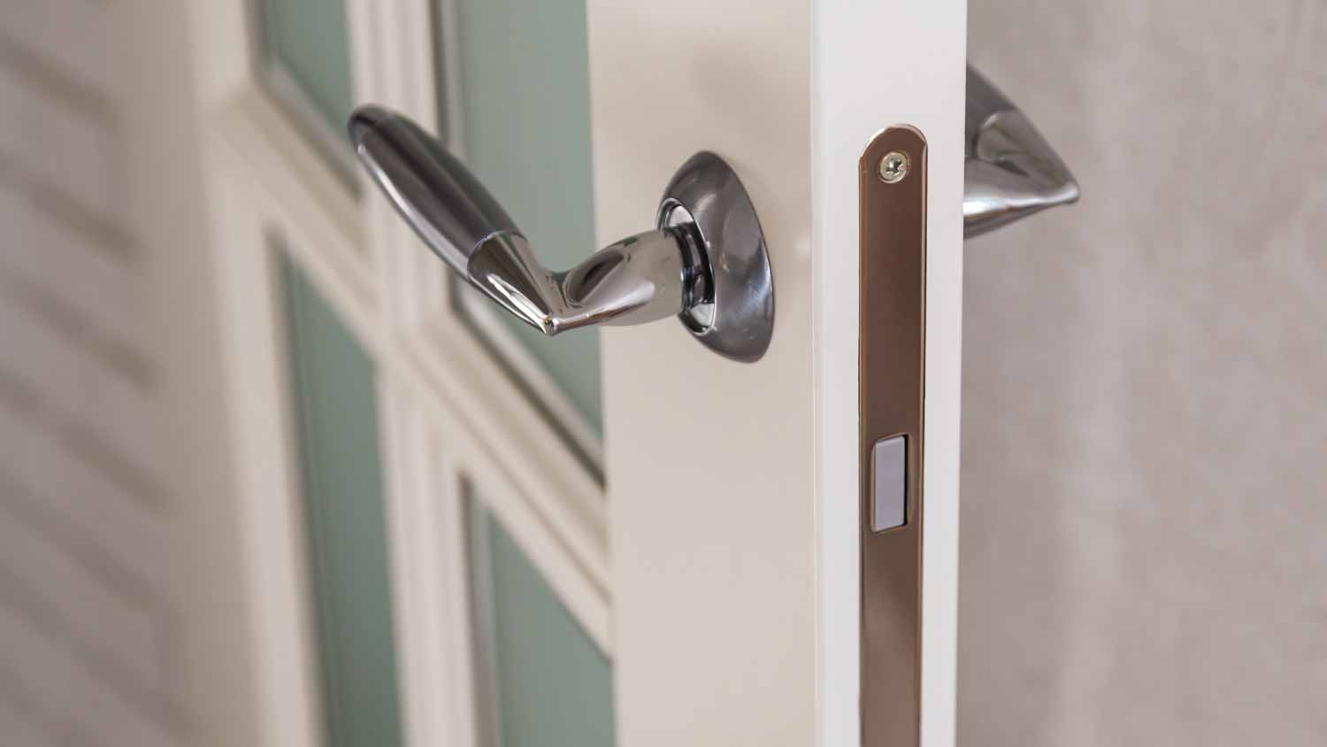 Wooden door with magnetic latch