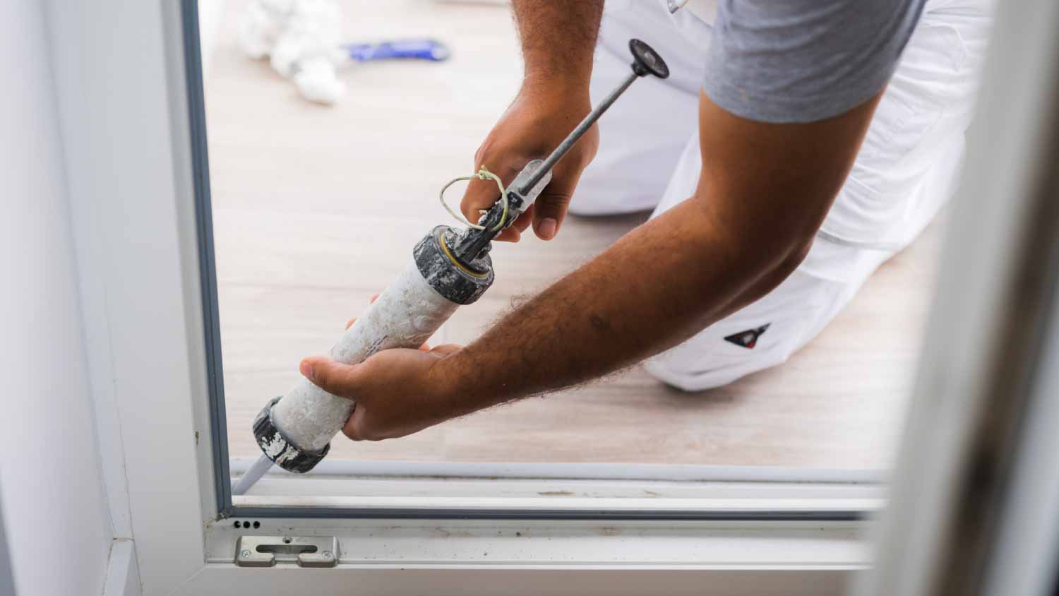 Worker using a silicone tube