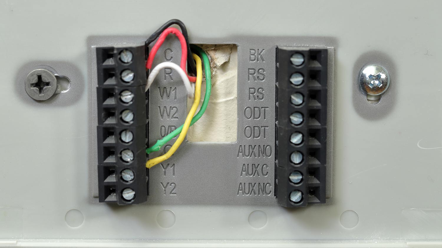 close up thermostat wiring