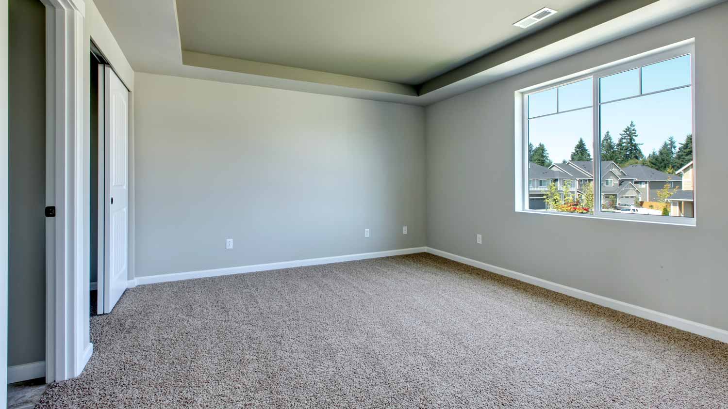 empty room with carpet