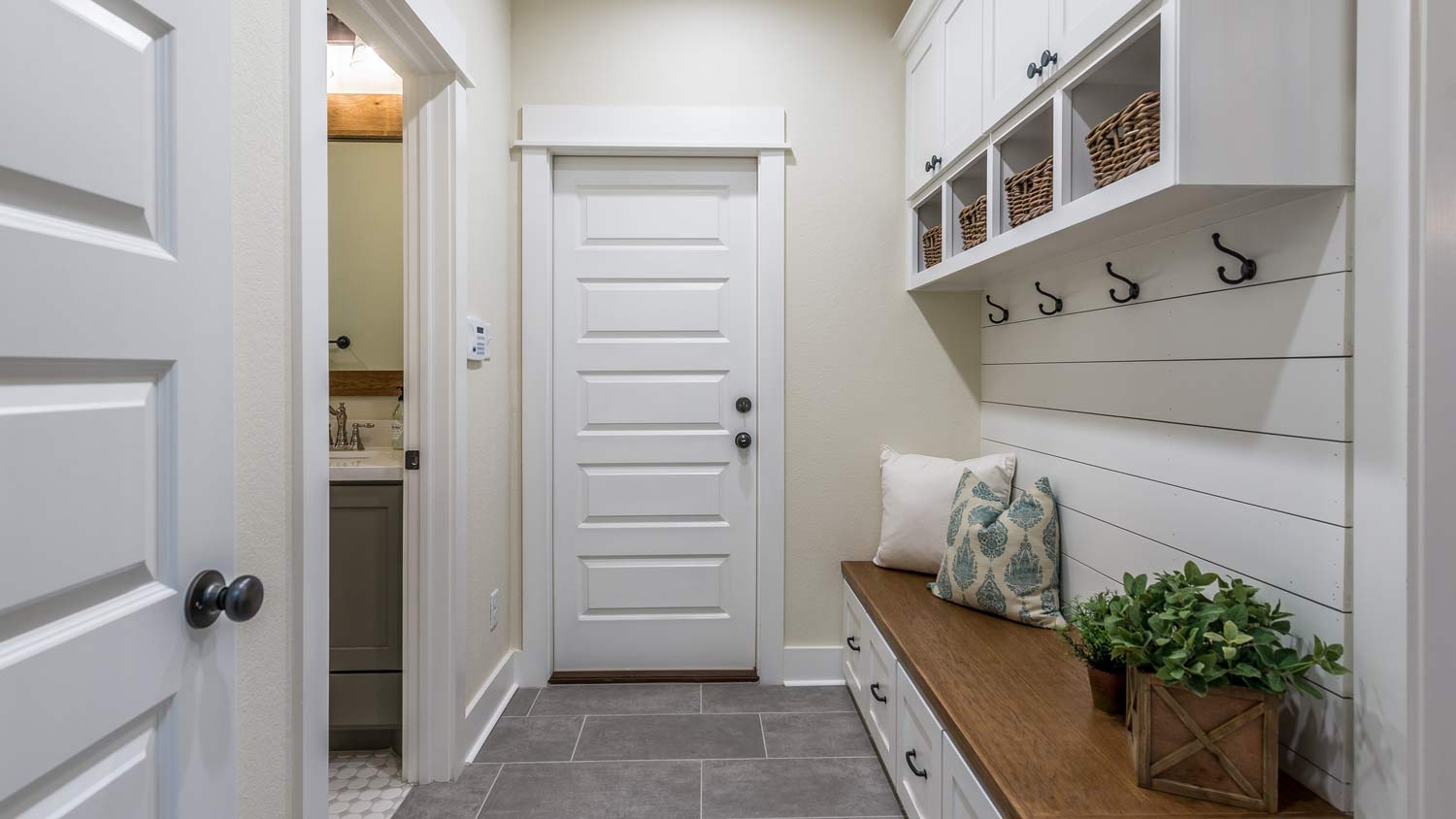 How Much Does a Mudroom Addition Cost? [2024 Data] Angi