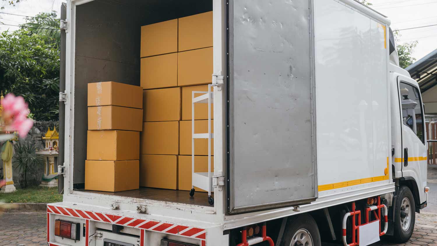 truck with moving boxes inside