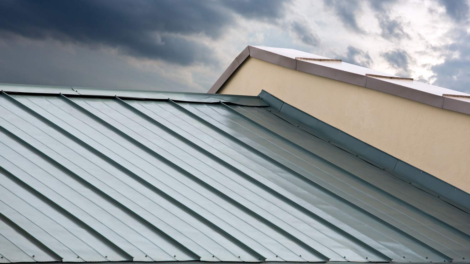 wall flashing on metal roof