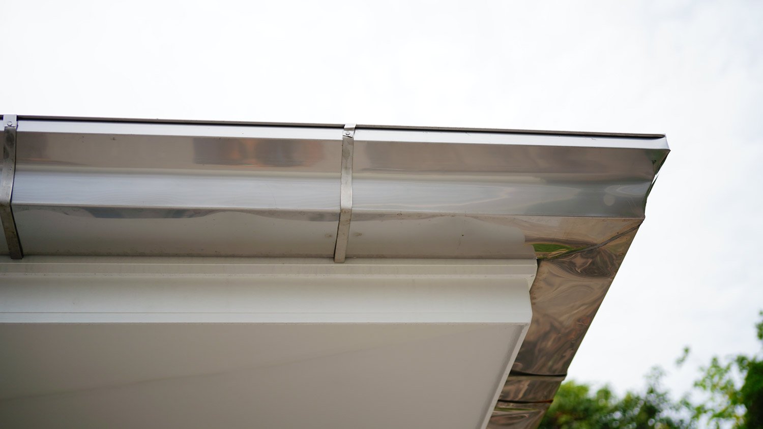 wrap around gutter hanger