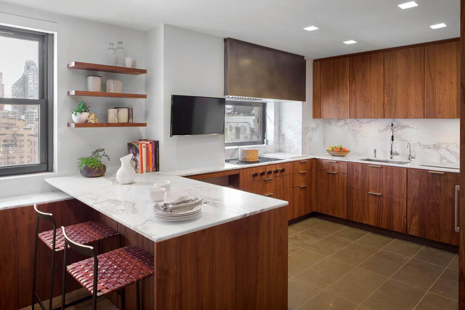 Appliances and floating shelves as window accents