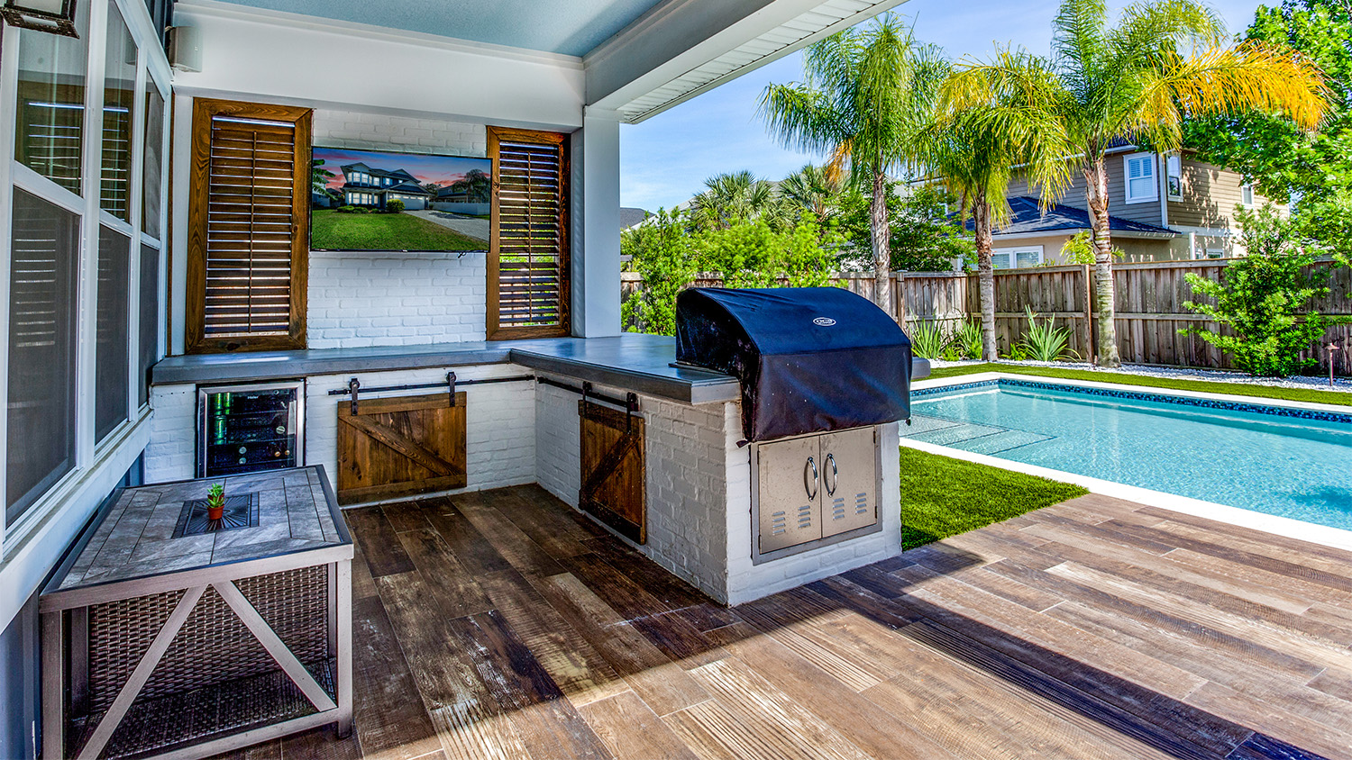 outdoor kitchen with pool