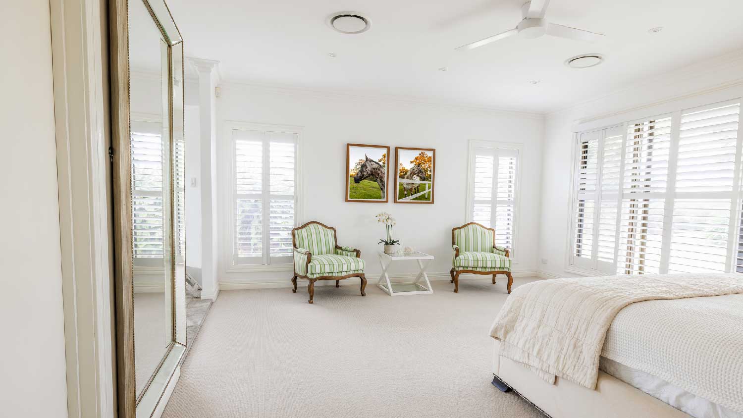 A bedroom with wool carpet