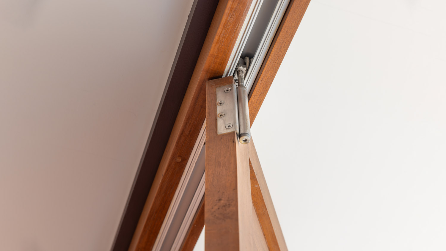 bifold door track  