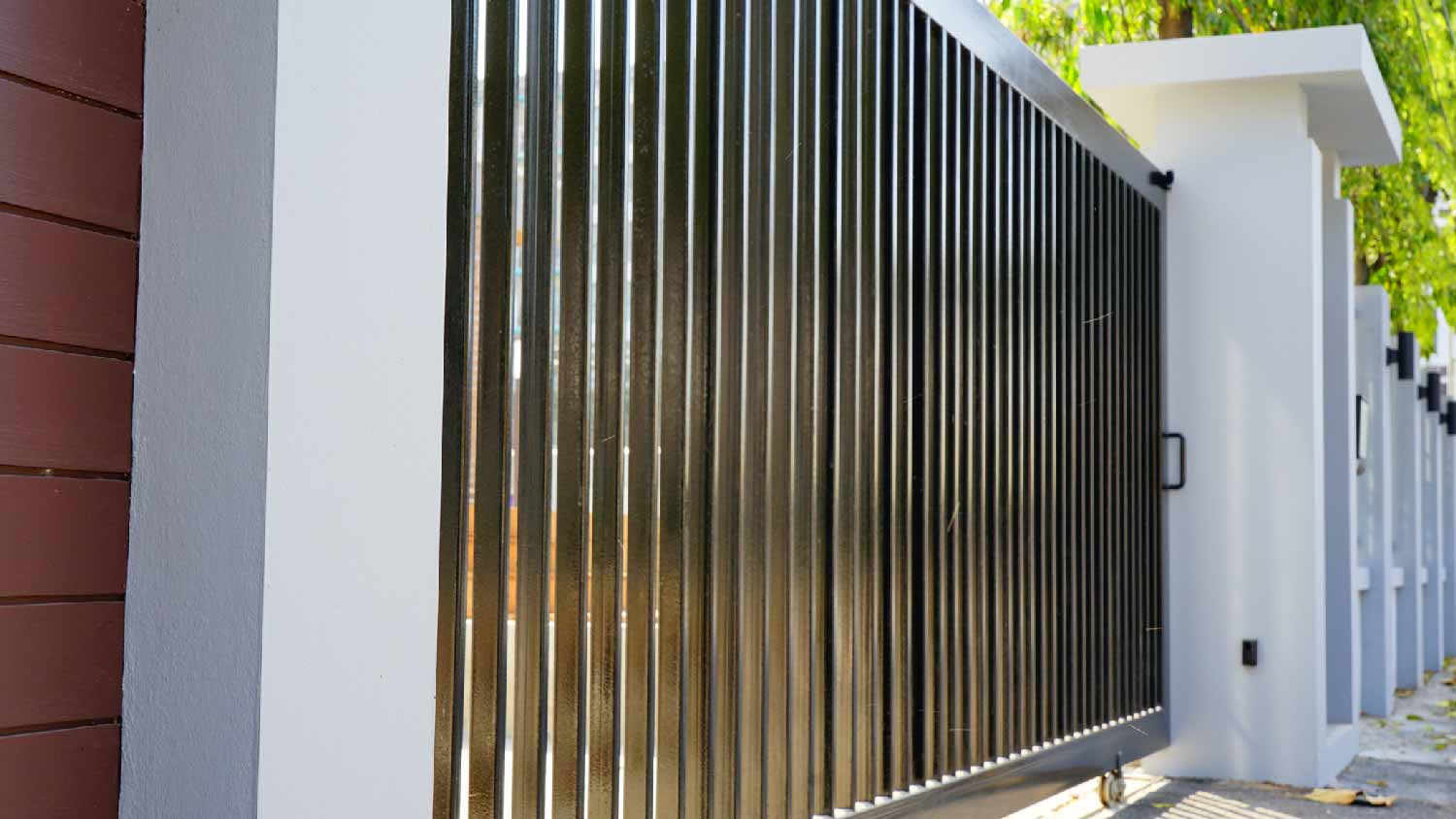 A black sliding gate