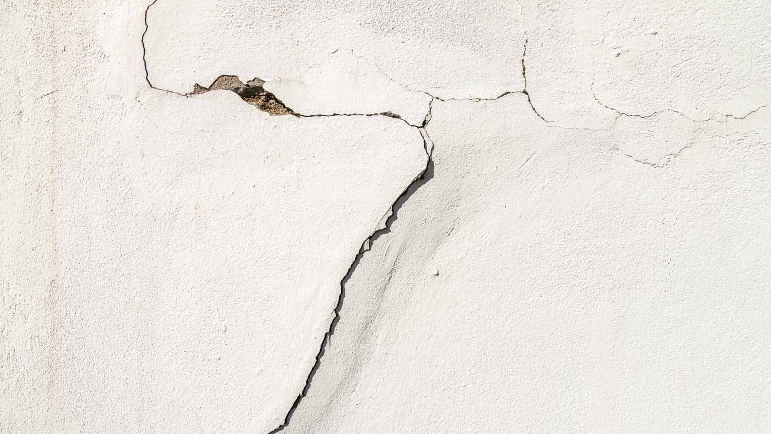 crack in drywall