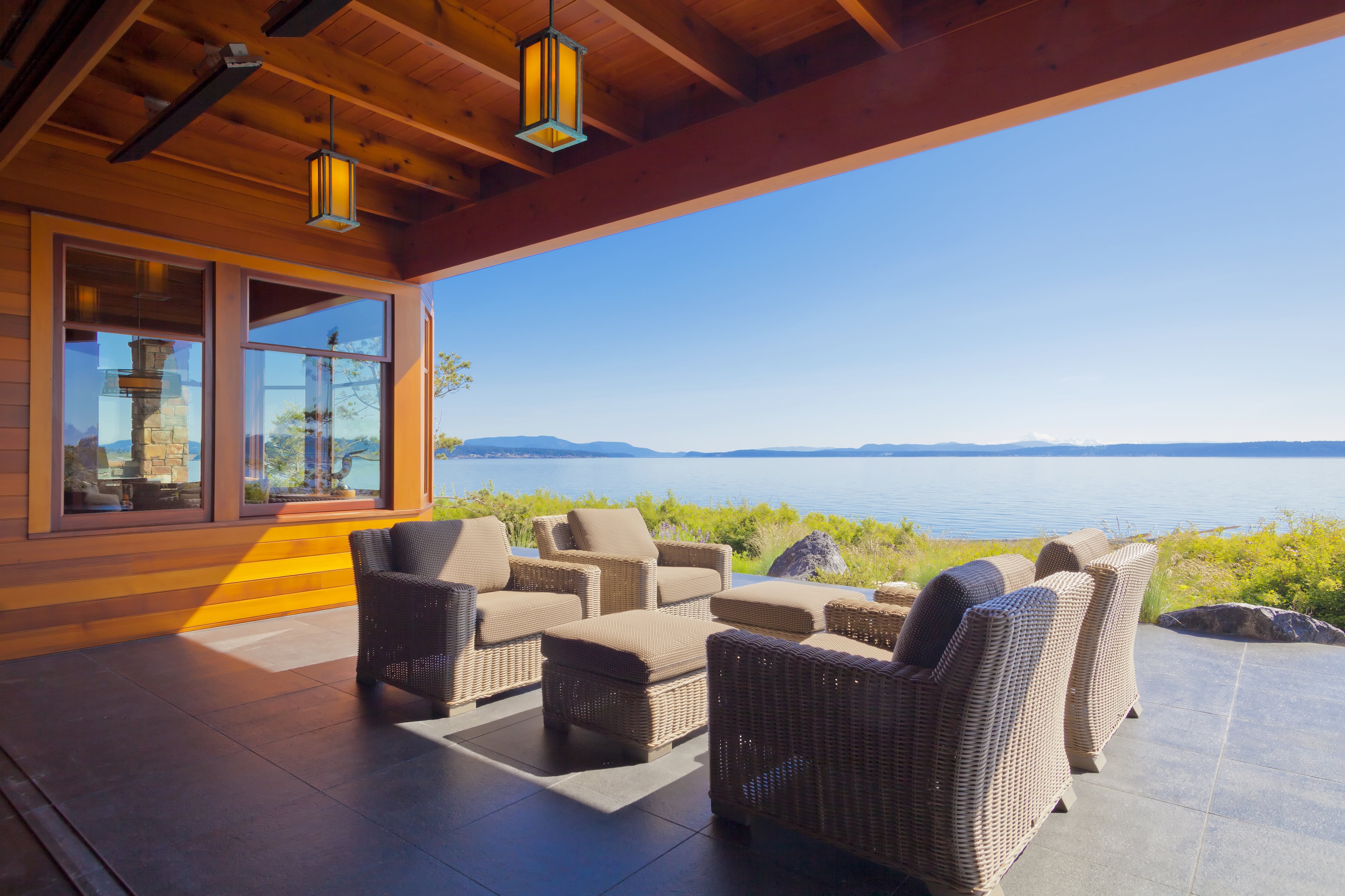 Outdoor patio with pendant lights