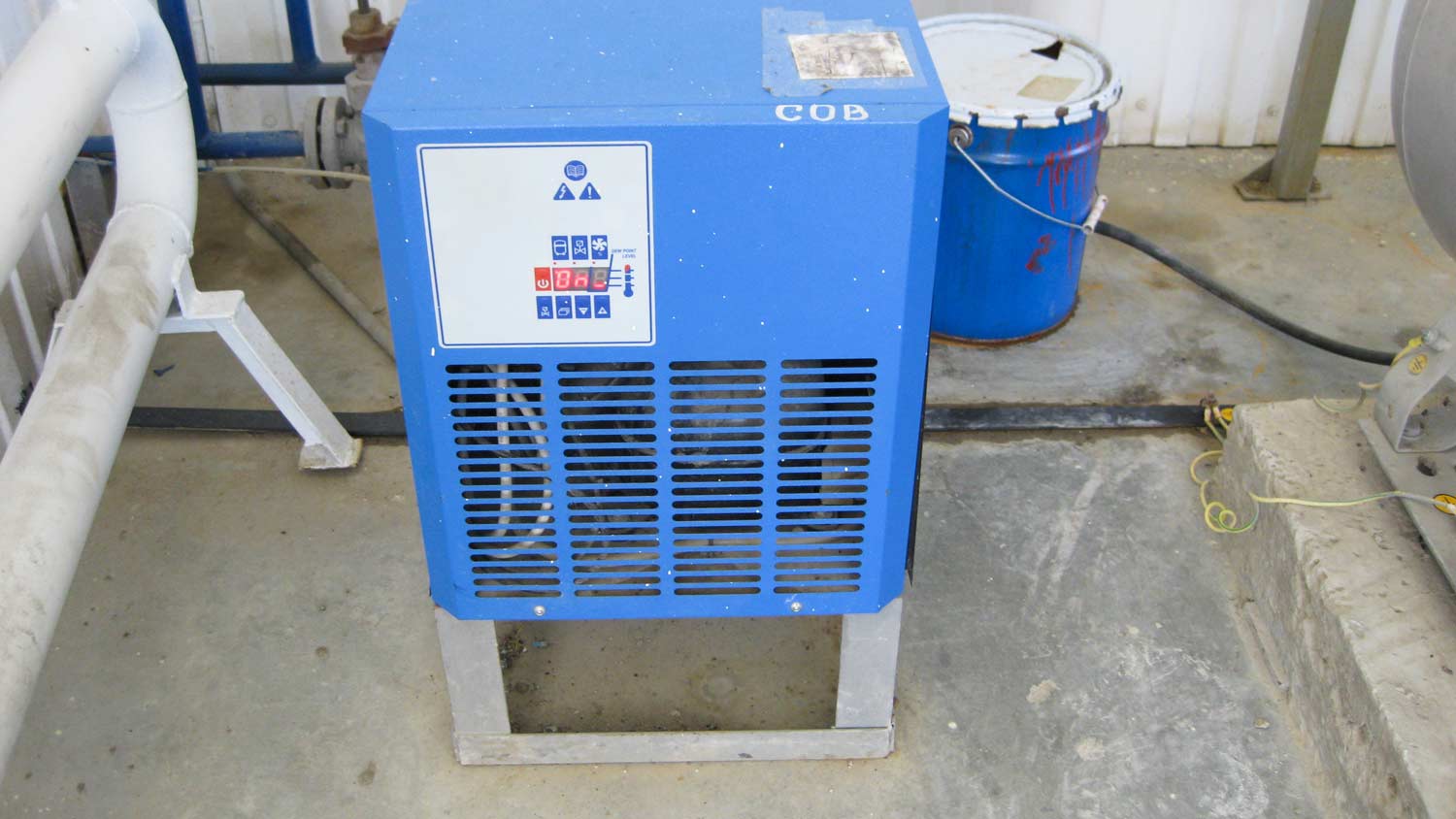 dehumidifier in crawl space