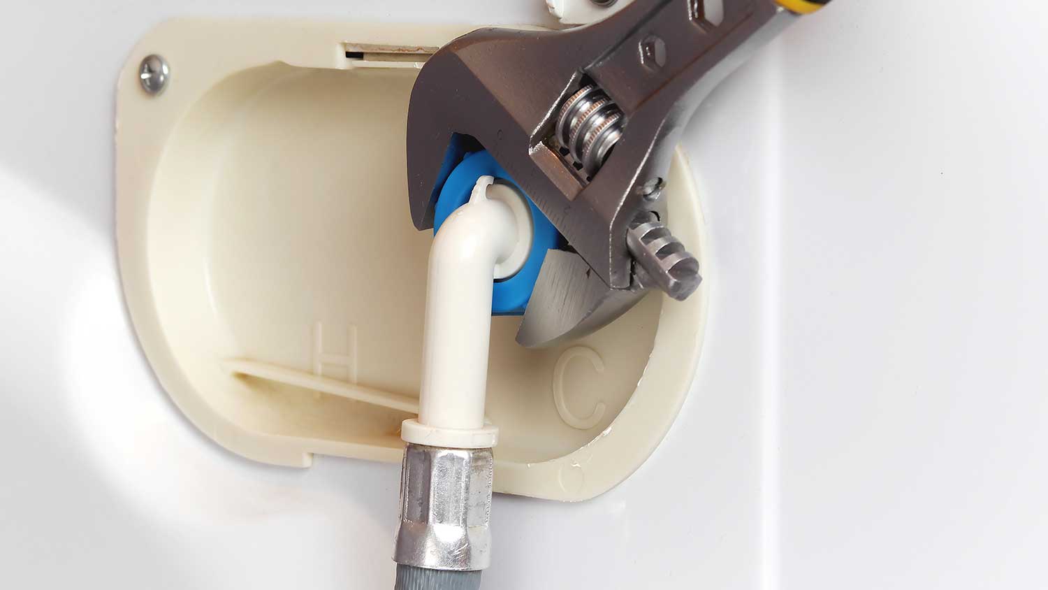 Adjusting supply line on a dishwasher