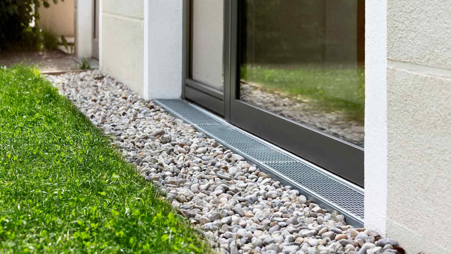 drainage gravel stones outside home