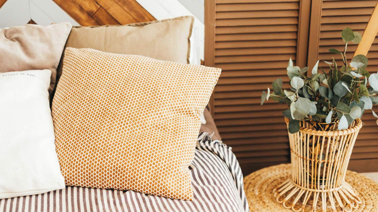 earthy tone patterns bed set and pillows