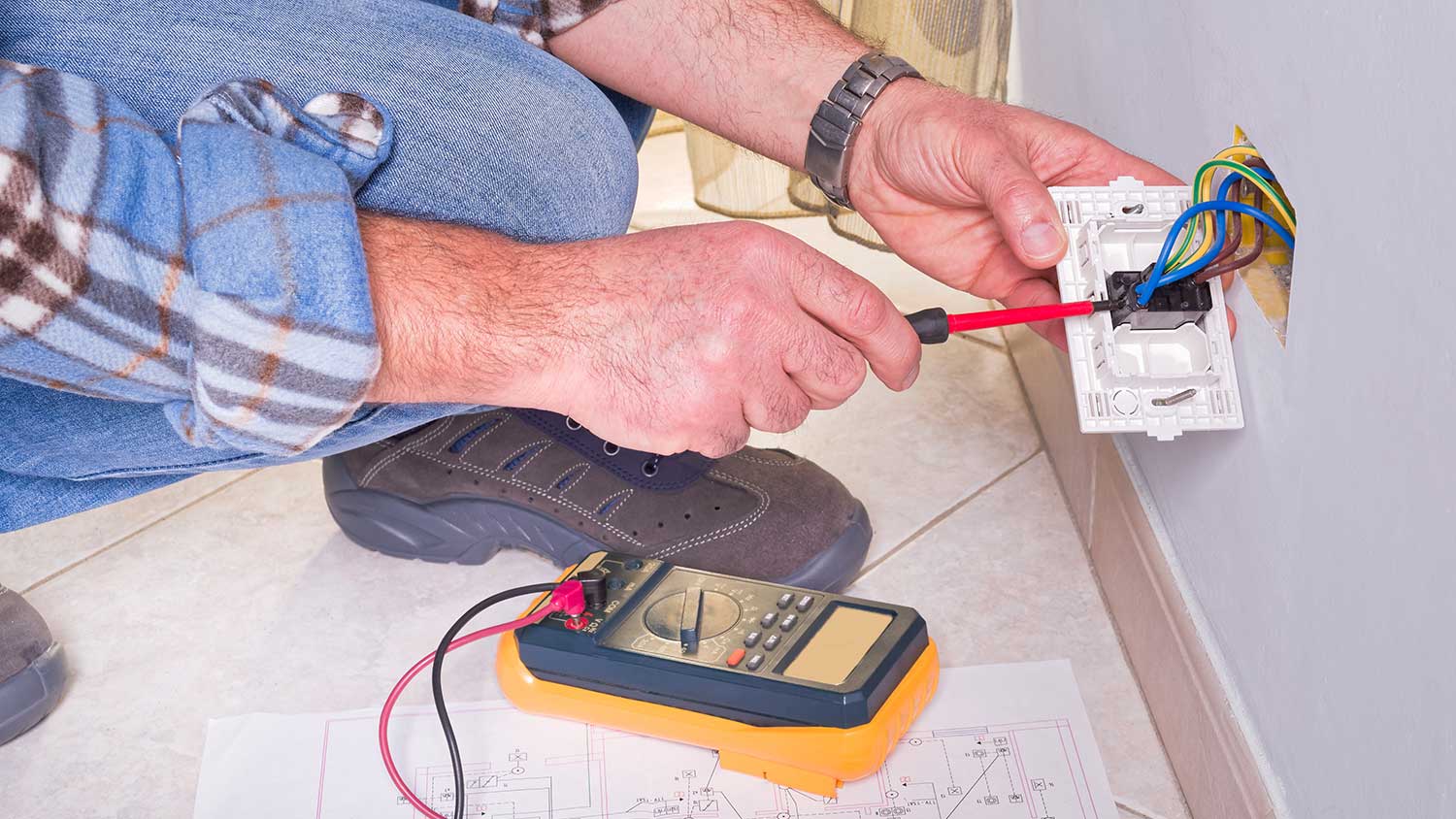 How To Test A GFCI Breaker With A Multimeter In Just Five Steps - How To Test A Gfci Breaker With A Multimeter