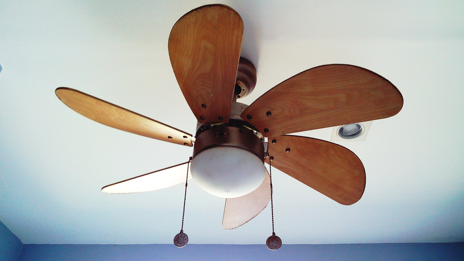 Ceiling fan will pull controls