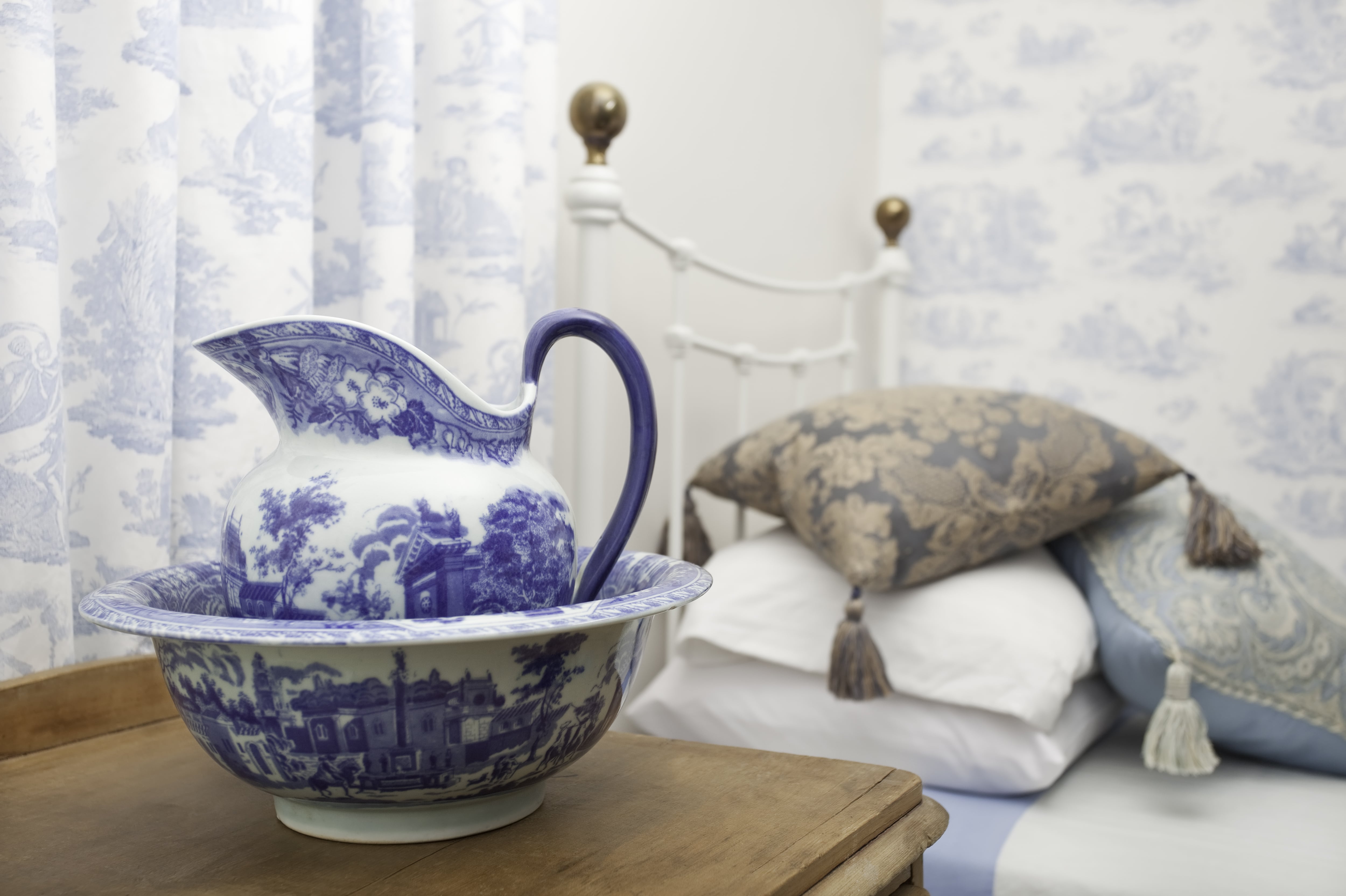 Toile patterned jug and bowl in bedroom