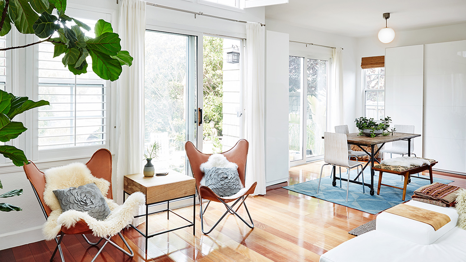 modern farmhouse living/dining area