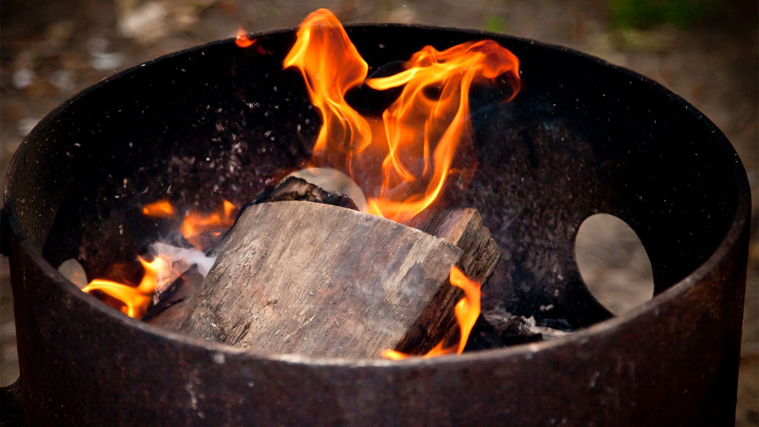 Active fire pit flames