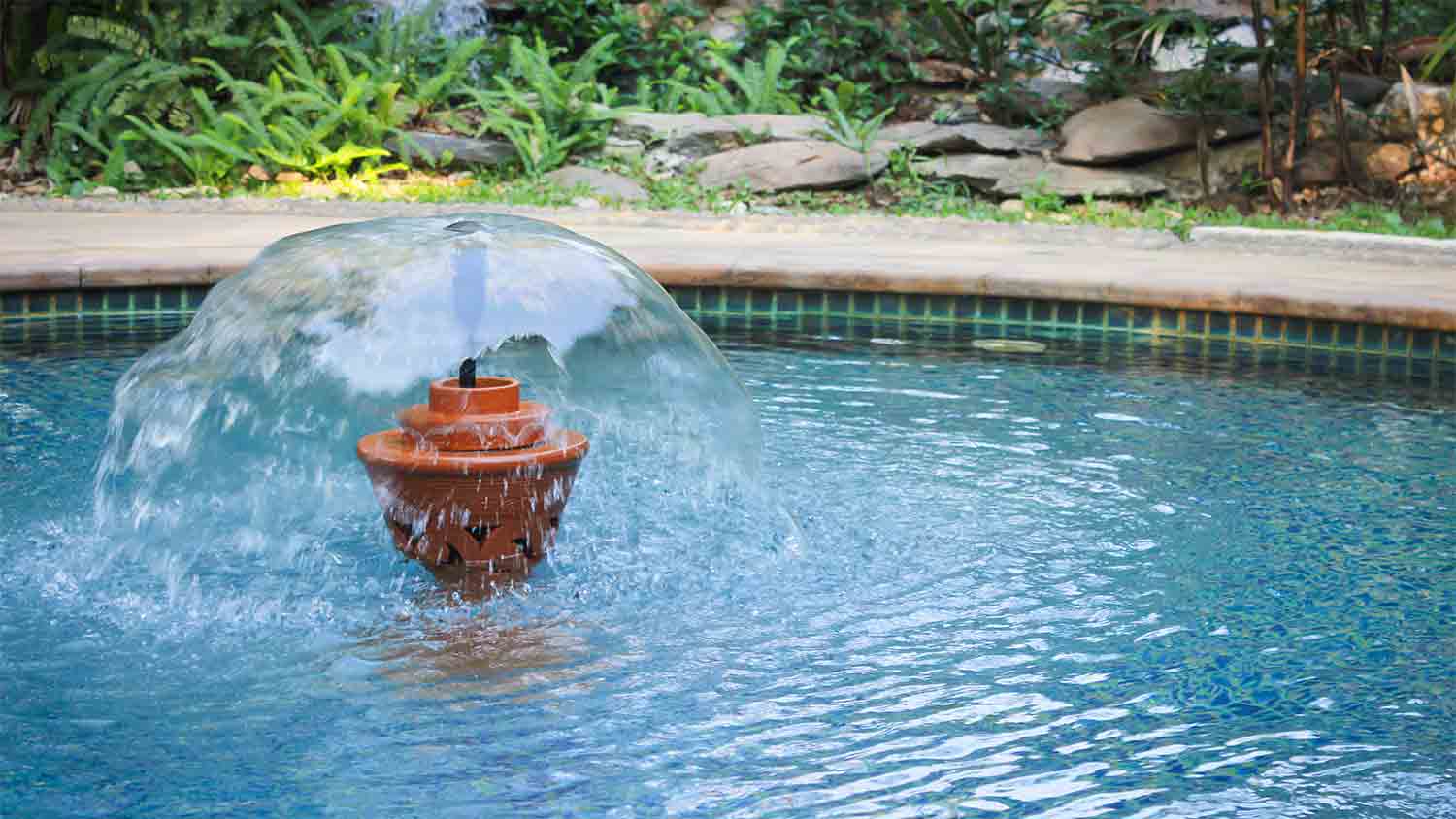 How Much Does a Water Fountain Cost? (2024) Angi