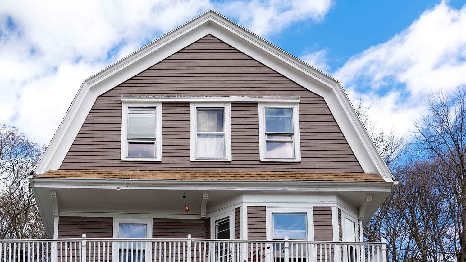 Single family home with gambrel roof