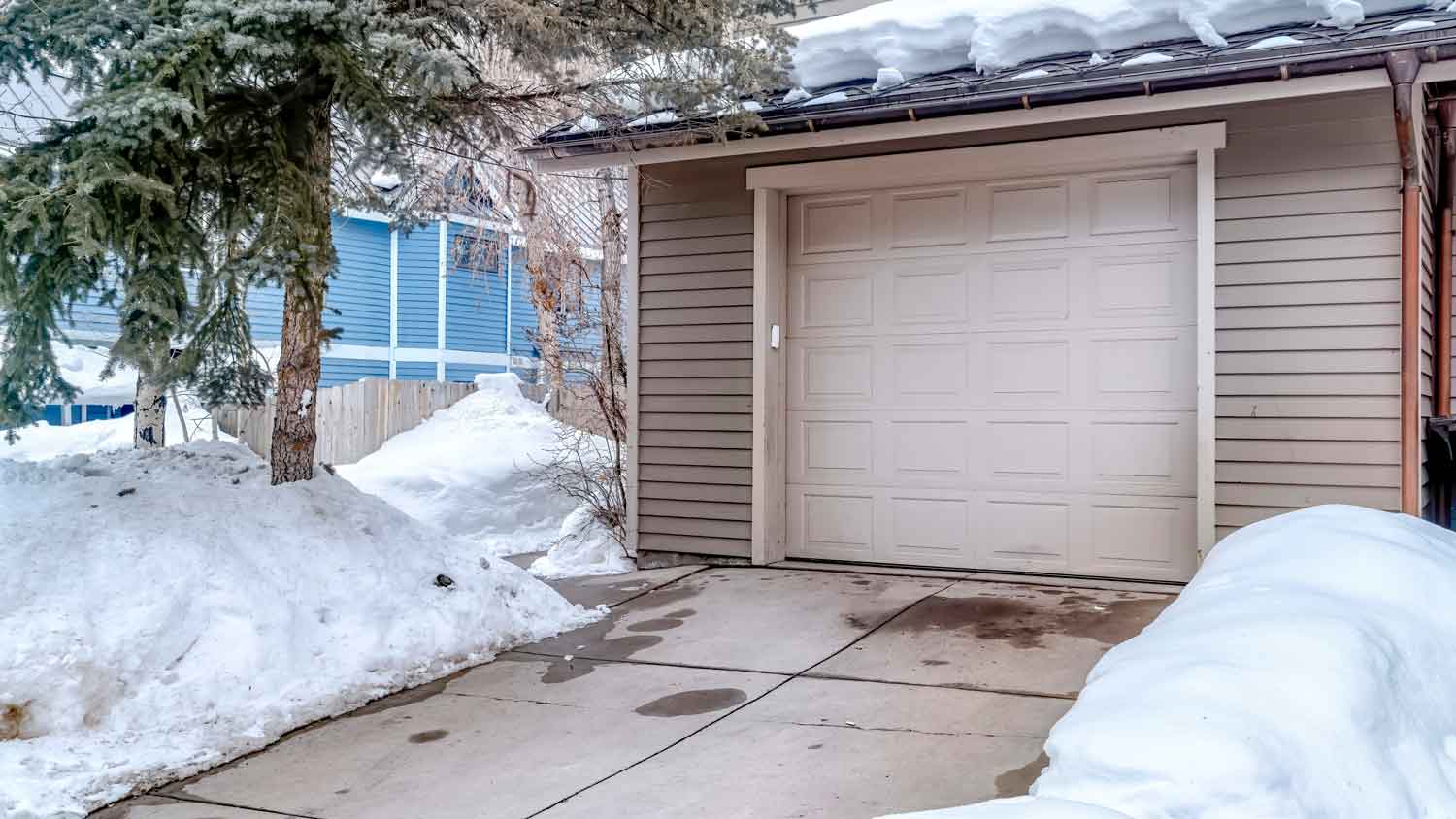 How to Melt Ice on Driveway With or Without Salt